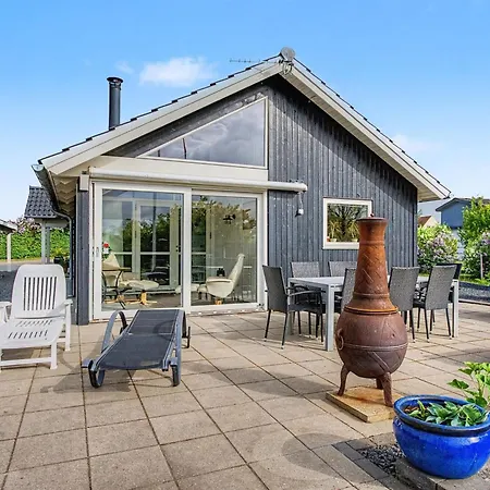 Semesterbostad Albertine - 225m From The Sea By Interhome